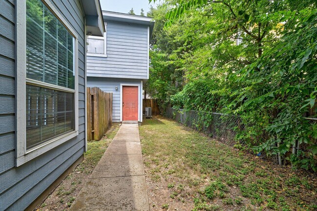 Photo - 5102 Caswell Ave Unit A