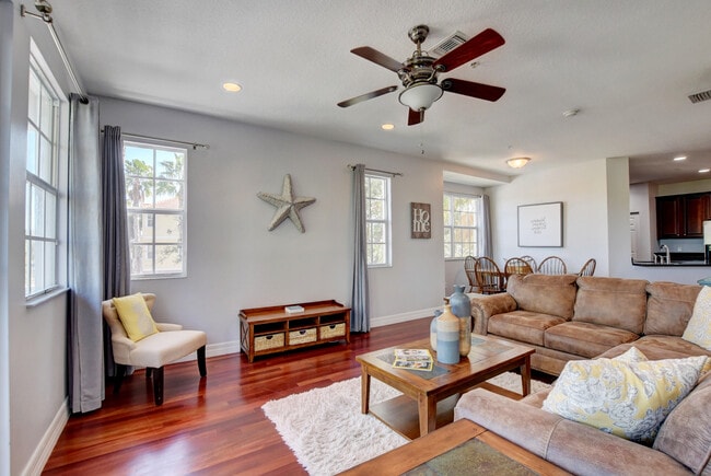 Photo - 290 NE 5th Ave