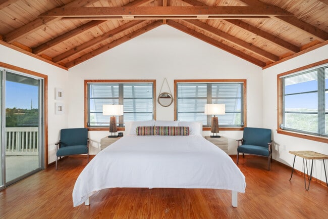 Photo - 53 Barry Ave