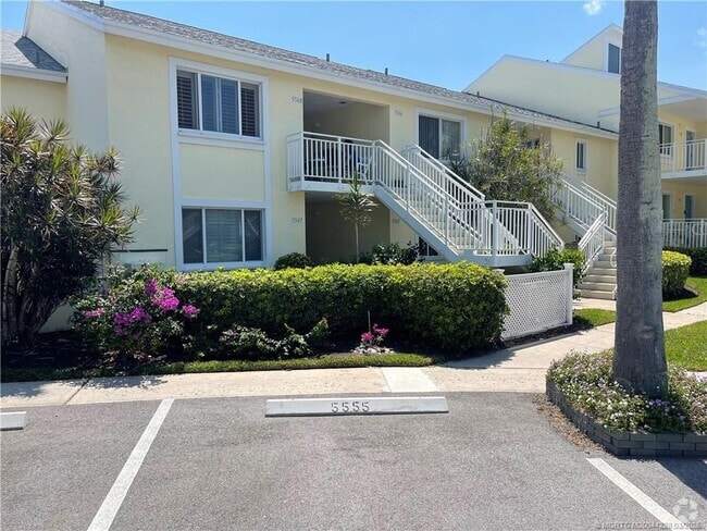 Building Photo - 5565 NE Gulfstream Way Rental