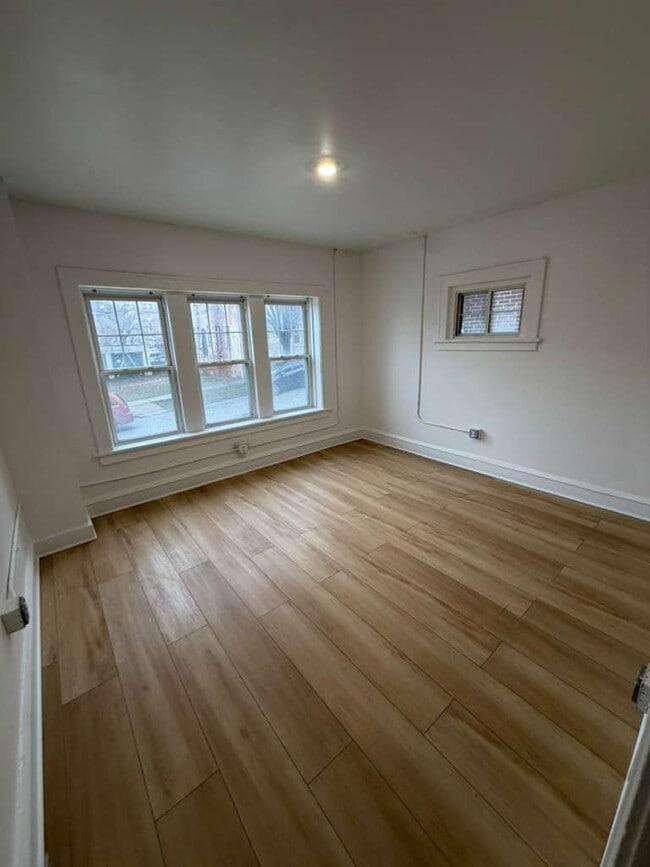 Photo - 1384 W 83rd St Unidad 201