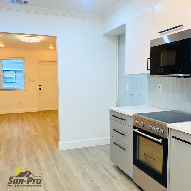 Photo - 748 Bethune St