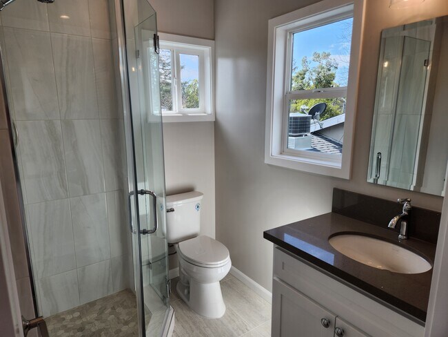 Photo - 4546 Wortser Ave