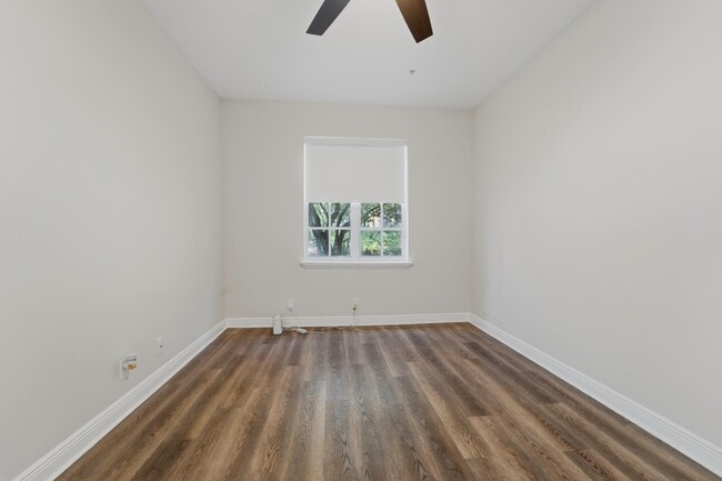 Photo - 104 Jesup Ln