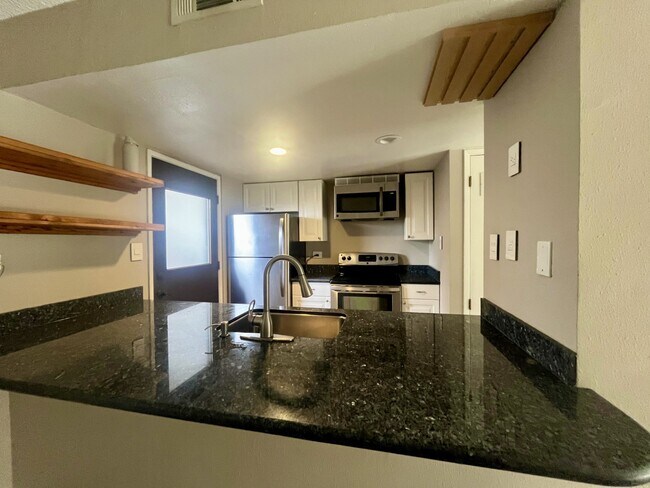 Photo - 5472 Roundtree Pl