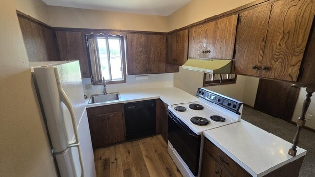 Photo - 1444 N B St
