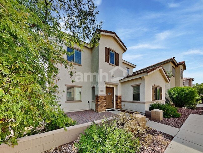 Building Photo - 4740 E Redfield Rd