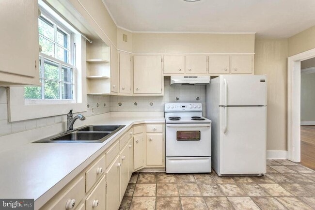 Photo - 107 Morgan St