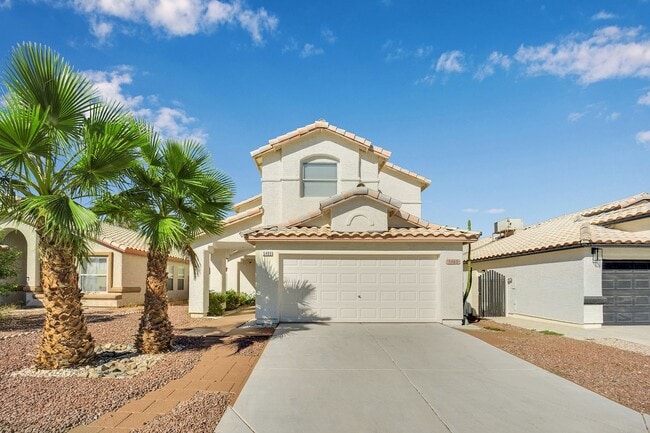 Building Photo - 3 Bed 2.5 bath home; Minutes from the Strip