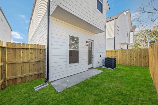 Photo - 1466 Ferguson Way