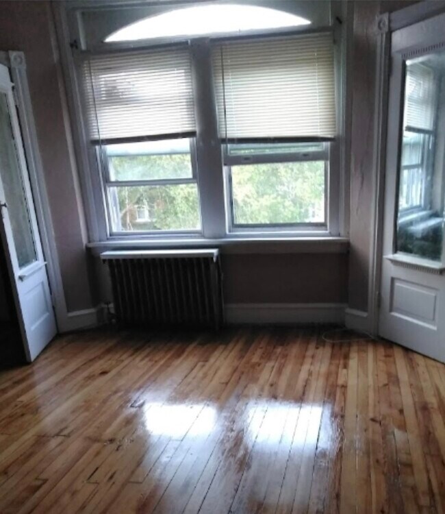 Front room - 5110 Wayne Ave Unit 3rd Fl