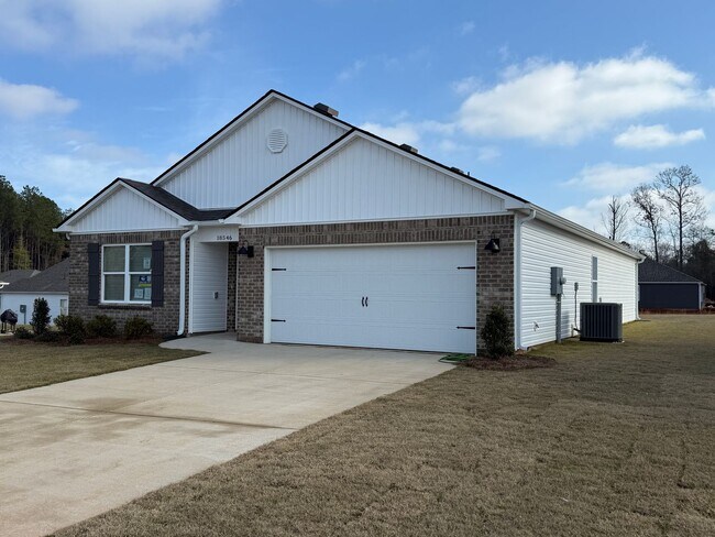 Photo - Caffee sub-division, very close to Mercedes plant, one level 4 Bedroom/2 Bath 1774 sqft