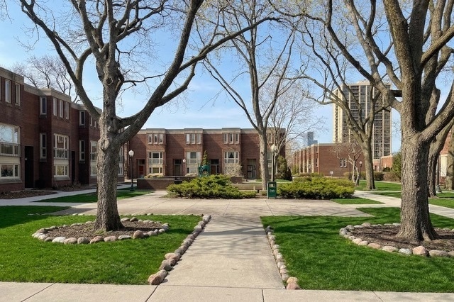 Photo - 2817 S Michigan Ave