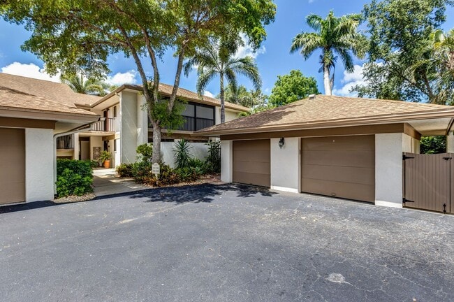 Building Photo - ** RETREAT AT NAPLES ** 3 BED / 2 BATH - C... Rental