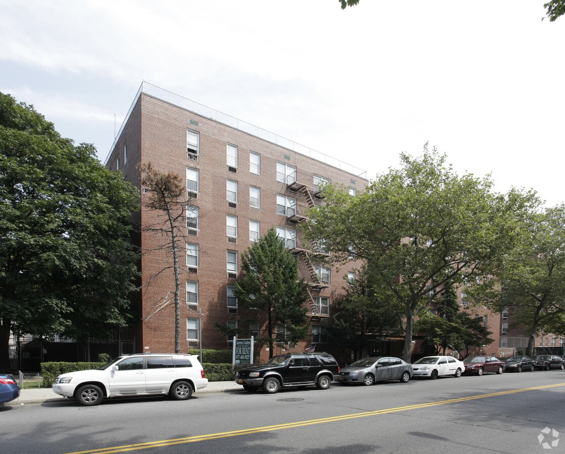 Lawrence Gardens - Lawrence Gardens Apartments