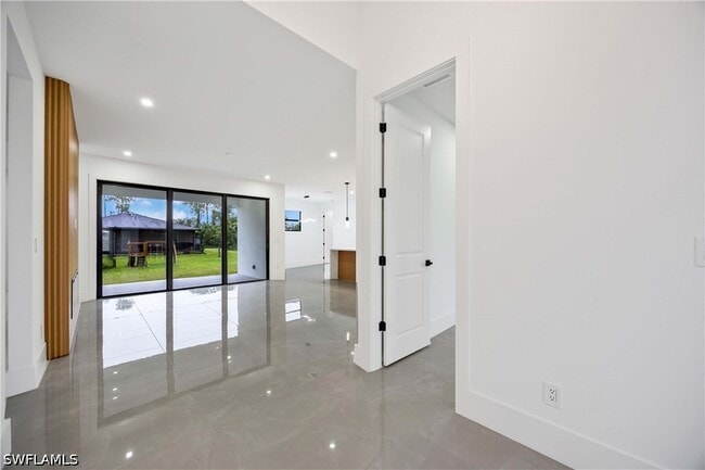 Photo - 2916 23rd St W