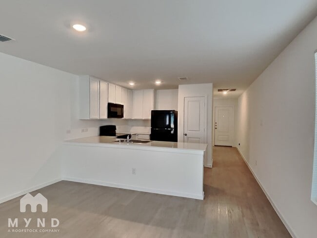 Photo - 1262 Basswood Dr