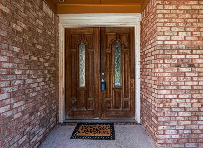 Photo - 3873 King Edward Trail SW