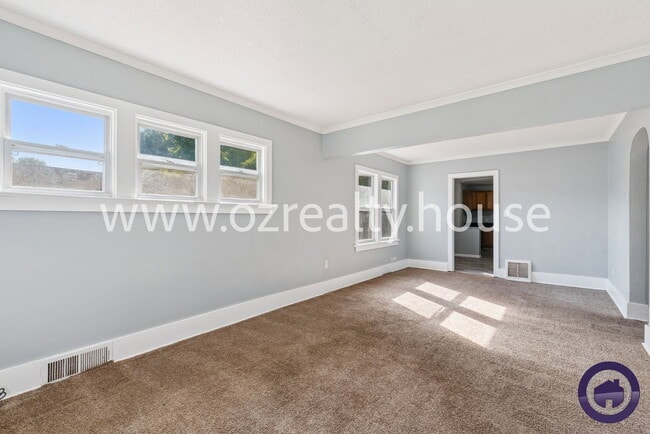 Photo - 1951 Loxley Rd