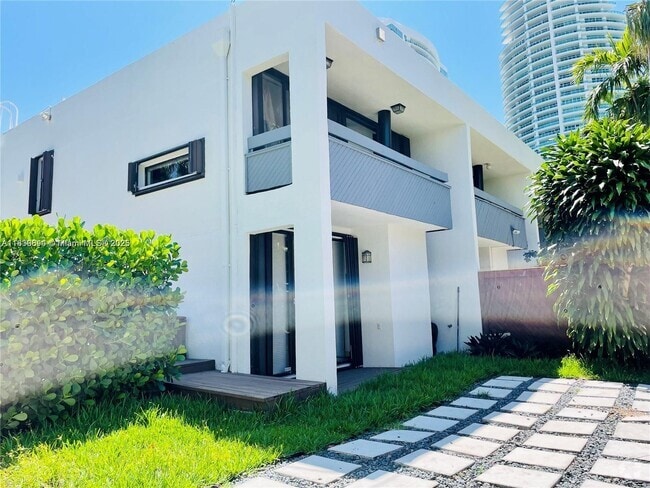 Building Photo - 2180 Brickell Ave Rental