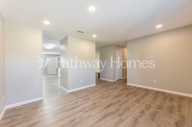 Photo - 1679 Chesterwood Dr