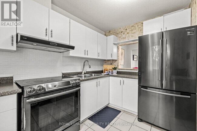 Photo - 3565 Aladdin Ln
