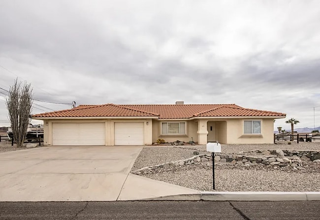 South Side 3 Bedroom Home - South Side 3 Bedroom Home