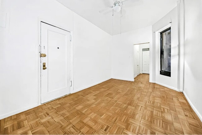 Photo - 325 E 89th St Unit 1