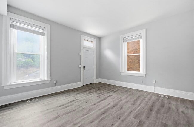 Photo - 2281 Loth St