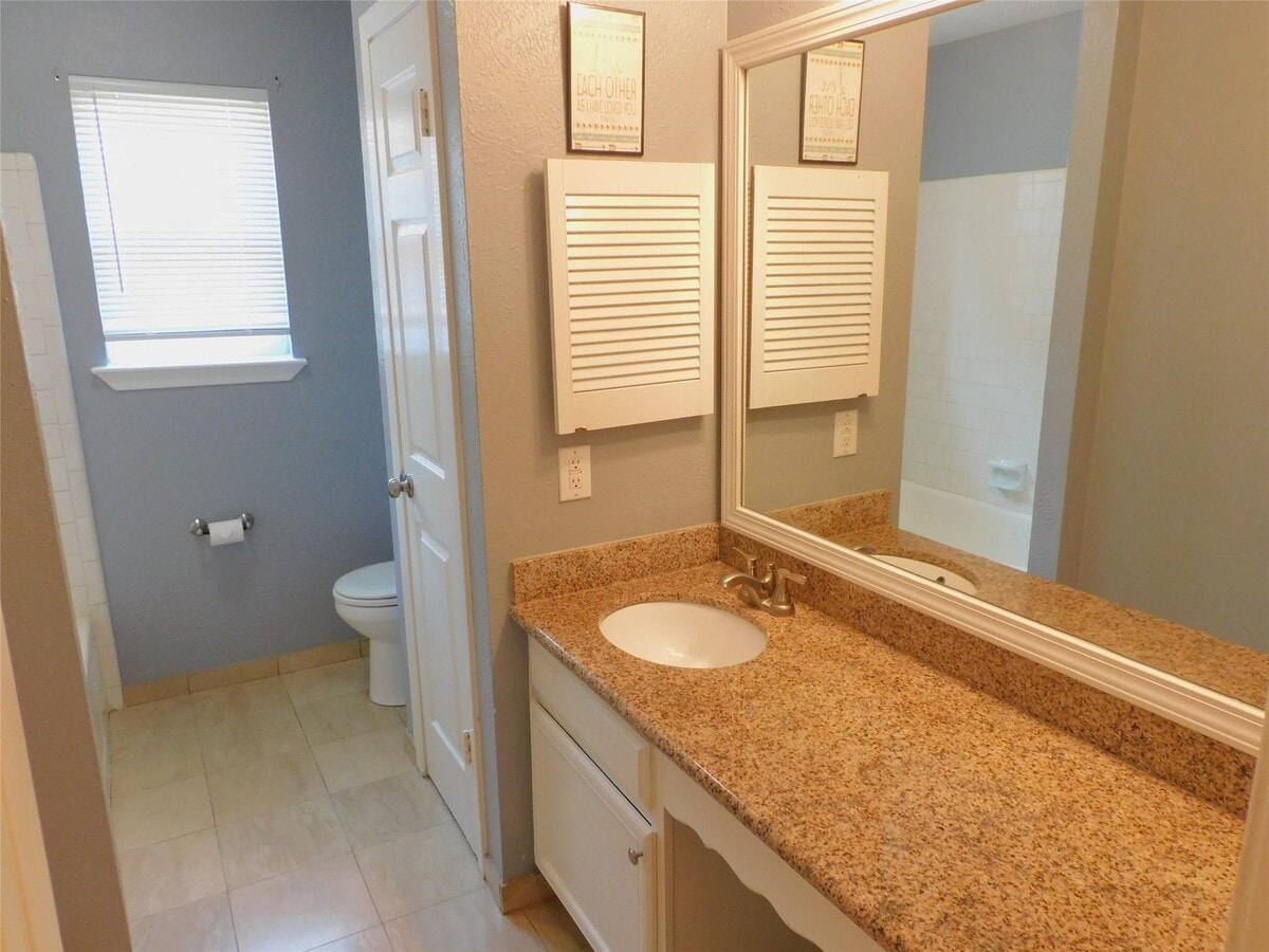 Photo - 1338 Leadenhall Cir