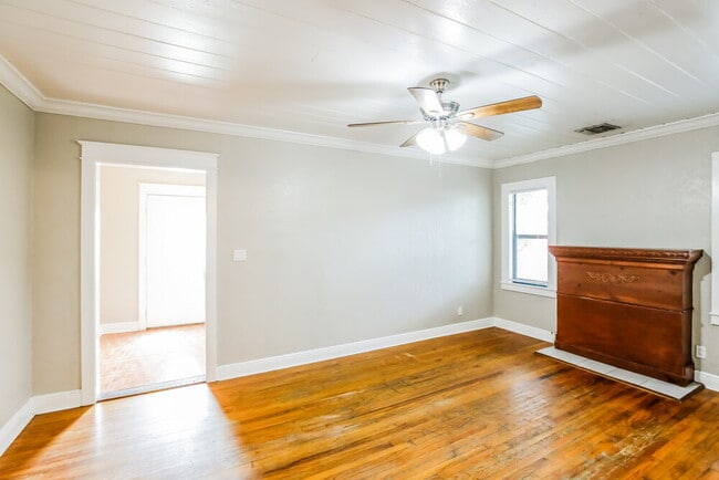 Photo - 926 13th Ave N