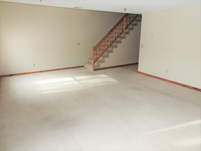 Photo - 132 W Meadow Rd Unit 30