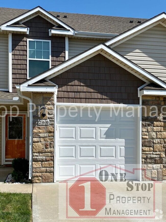 Building Photo - Charming 2 Bedroom / 2.5 Bathroom Townhome...