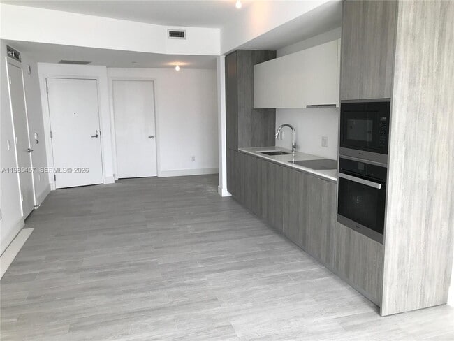 Photo - 2900 NE 7th Ave Unidad 1008