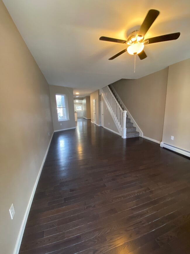 Photo - 439 Chestnut St