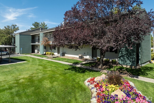 Aspenwood Apartments