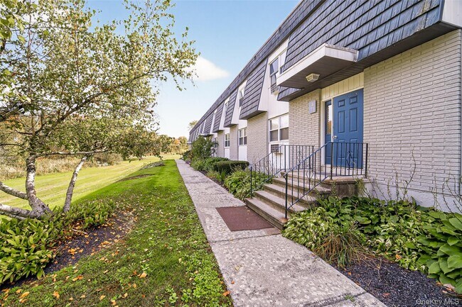 Photo - 4 White Gate Rd Unit K