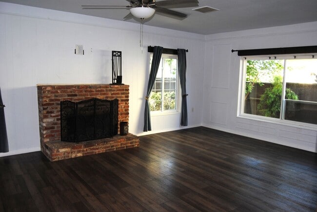 Photo - 114 Flower St