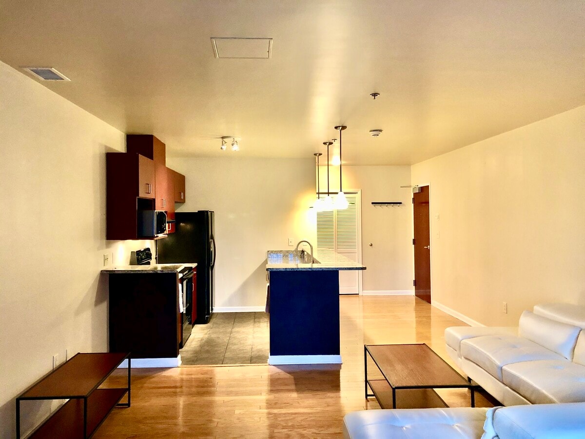 Photo - 250 S Main St Unidad 407