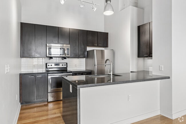 1BR, 1BA - 743SF - Kitchen