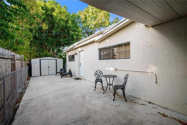 Photo - 1181 NE 160th St Unidad 0