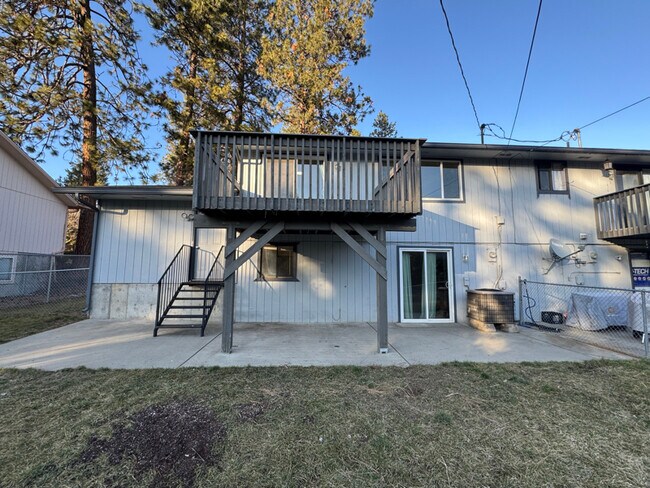 Photo - 6404 E 11th Ave