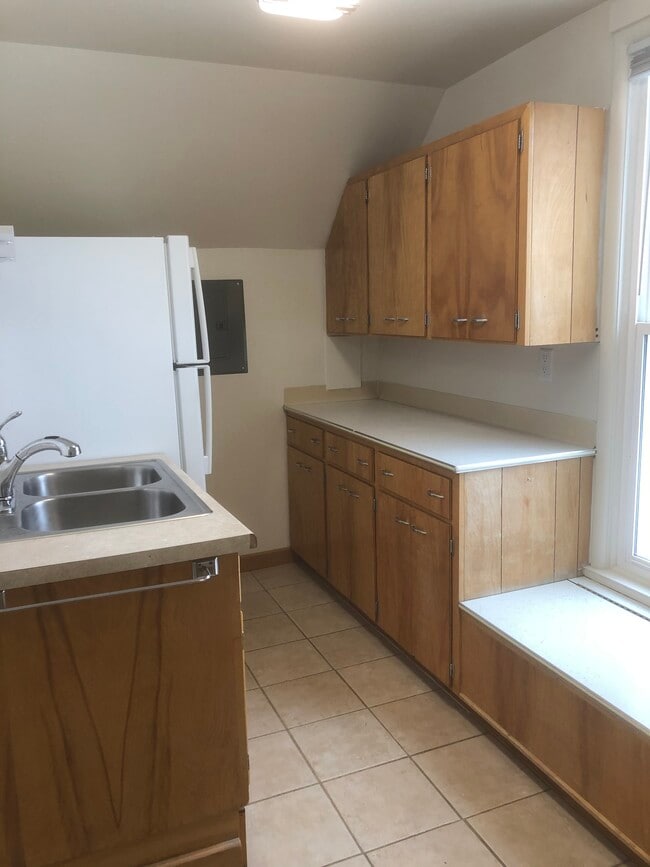 Photo - 400 N Rodney St Unit Upstairs