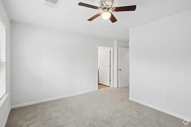 2BR, 2BA - 1,089SF - Primary Bedroom