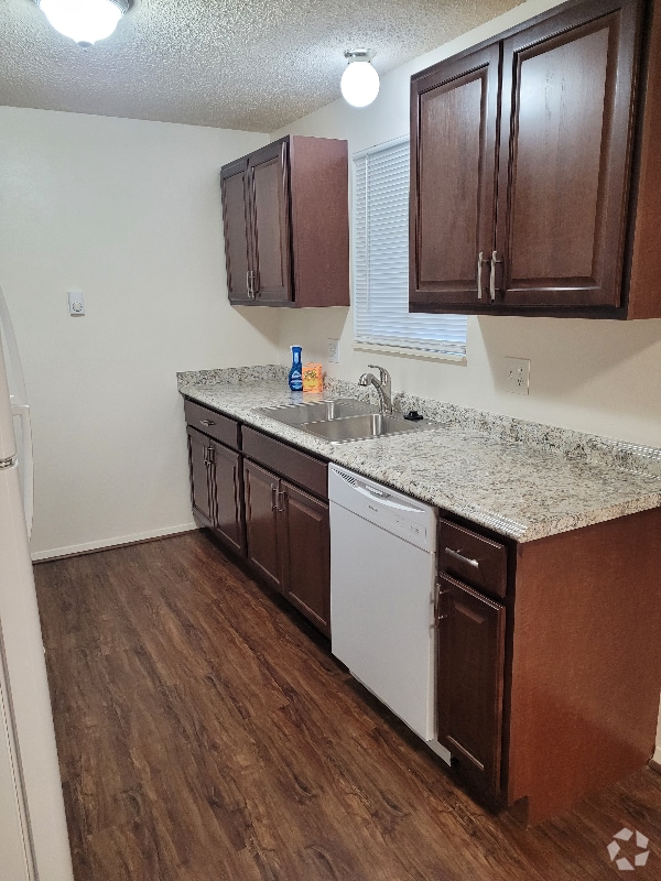 Building Photo - 228 Glenda Dr Rental