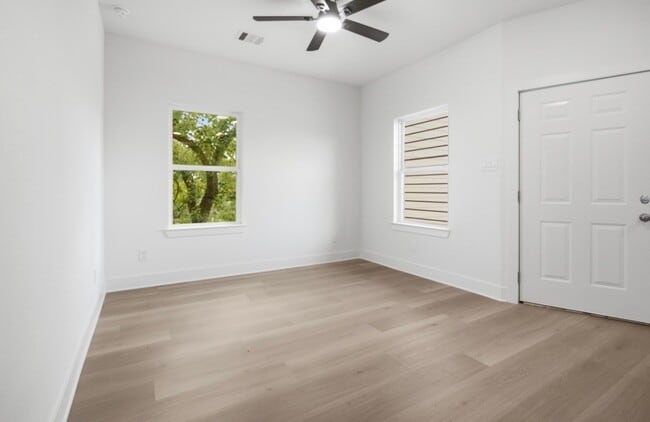 Photo - 307 Bolden St