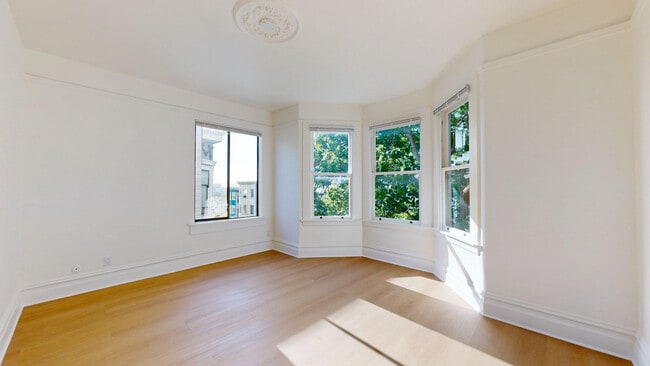 Photo - 507 Greenwich St