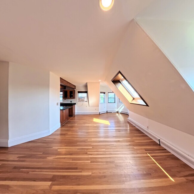 Photo - 185 Davis Ave