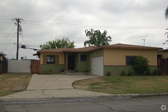 Building Photo - 251 E Ramona Dr Rental