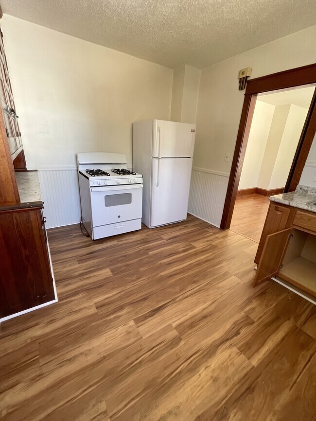823 E 29th St Unit 2